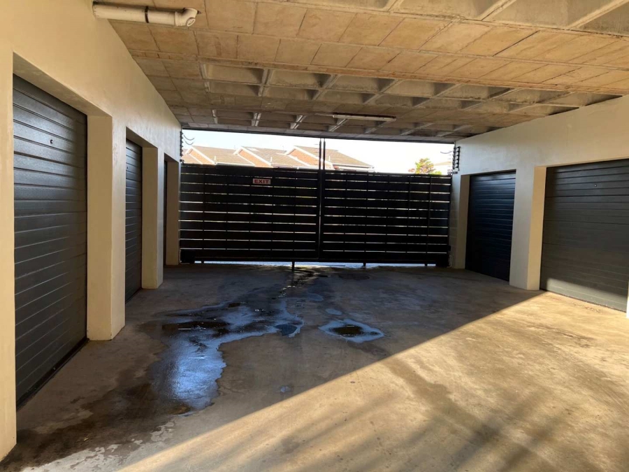 1 Bedroom Property for Sale in Bloubergrant Western Cape
